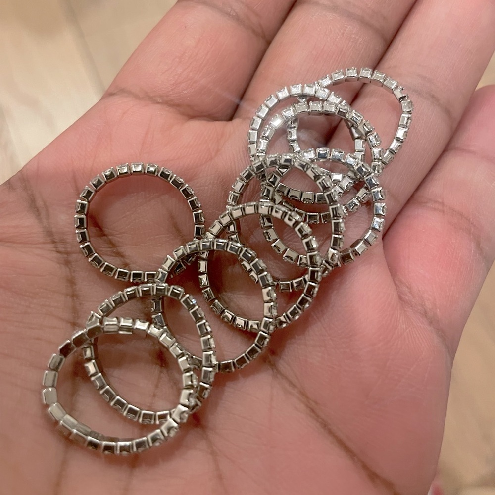 Elegant Silver Crystal Rings - Picture 5 of 6